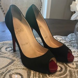 Christian Louboutin “Very Prive” 120mm peep toe